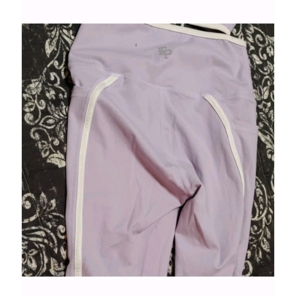 Women's 2 Piece Lavender Activewear Set NWOT - Picture 5 of 5